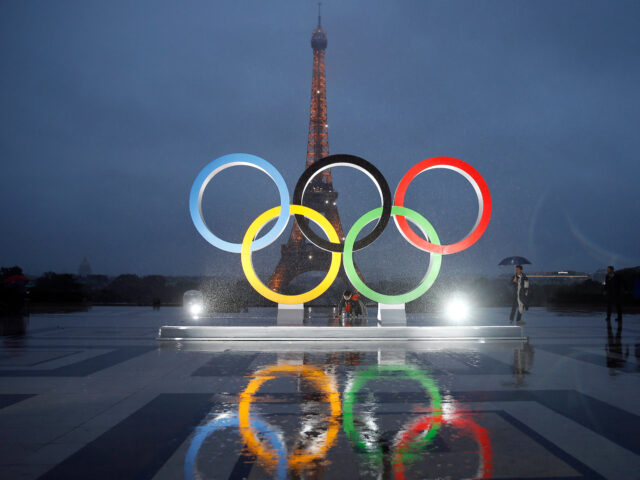 France Announces Government Worker Bonuses in Bid to Avoid Paris Olympics Strikes